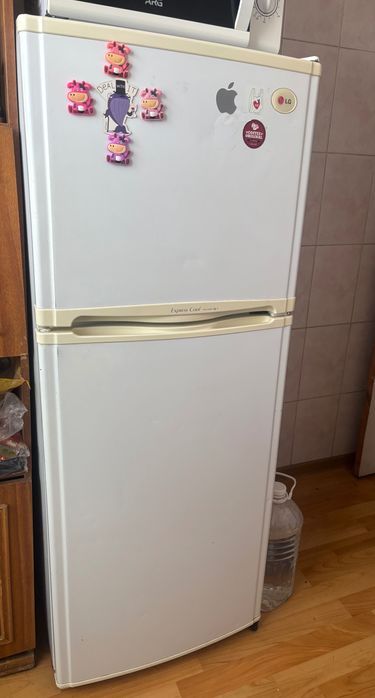 Продам Холодильник LG