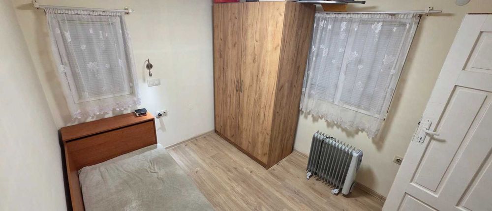Малка къща с двор под наем