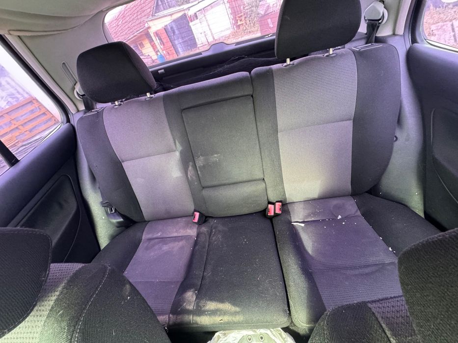 Vând golf 4, 1.6 benzină + gpl, nu pornește