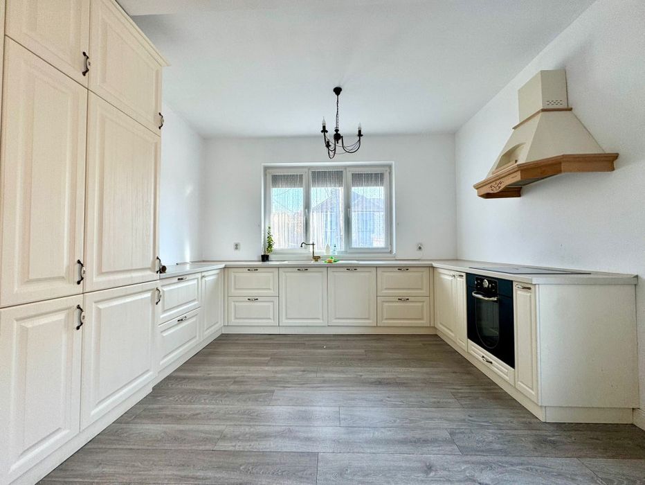Apartament la Casa 4 Camere 120 mp + Terasa 20 mp + Garaj 60 mp + curte 80mp