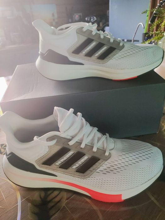 Adidas спортни обувки