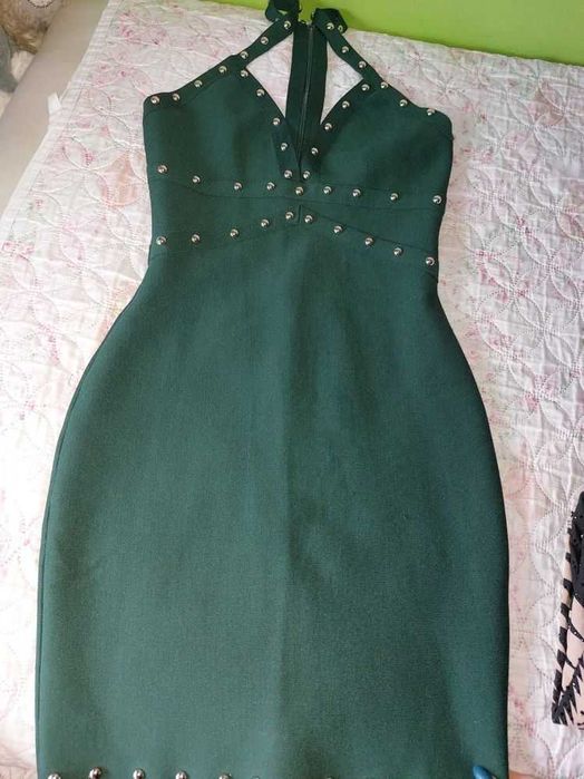 Зелена бандажна рокля