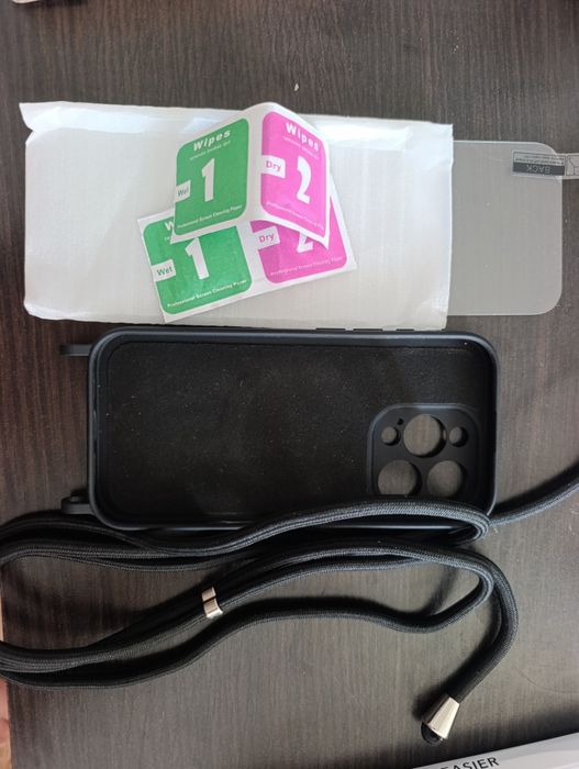 Калъфи (кейсове) с MagSafe и стъклени протектори за iPhone (ESR, TAURI)
