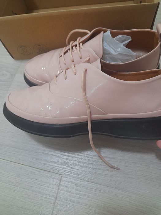 Pantofi de dama cu șiret