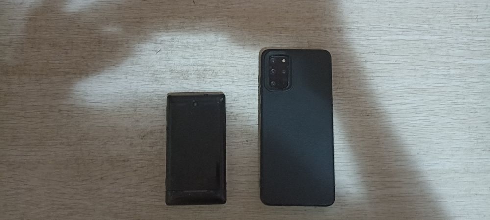 Samsung s20+ 6/128