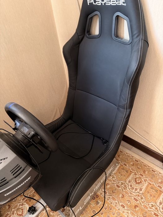 Симрейс симулятор в сборе thrustmaster 300 + playseat