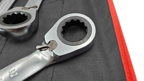 Set chei cu clichet 8-32 mm, 18 buc