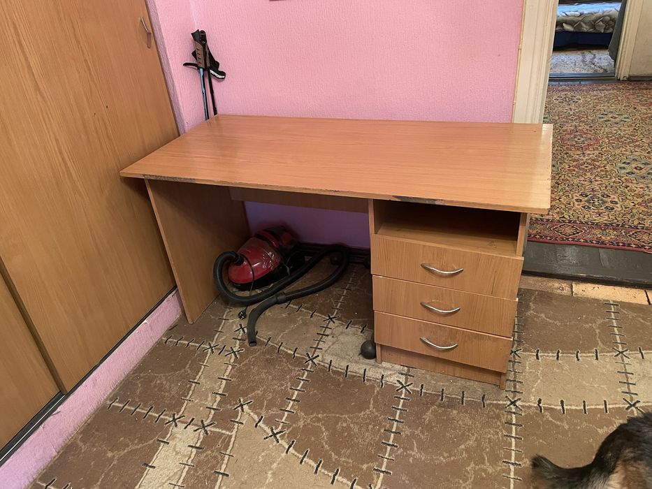Диваны и стол срочно
