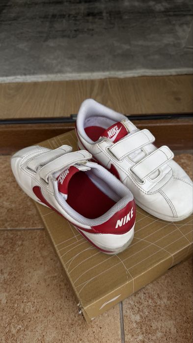 Кроссовки Nike для девочек