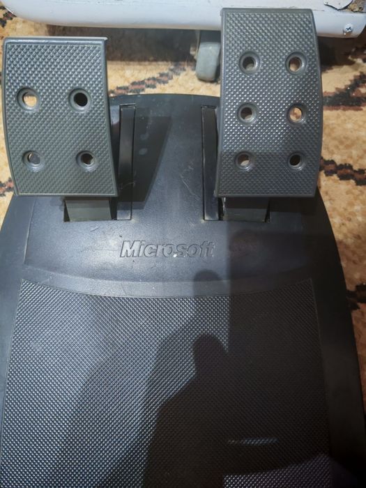 Vând volan compatibil PC Xbox,ps