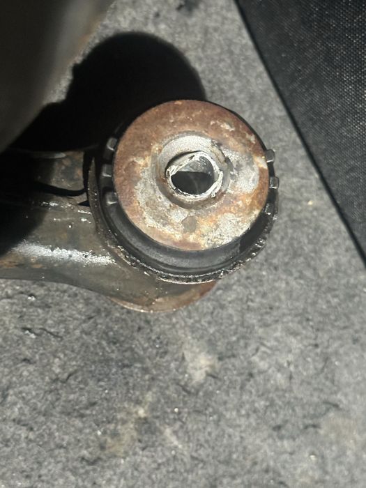 Передние рычаги на w124