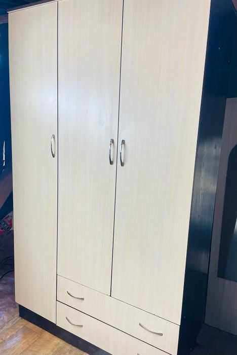 Шкаф б у. Шифоньер