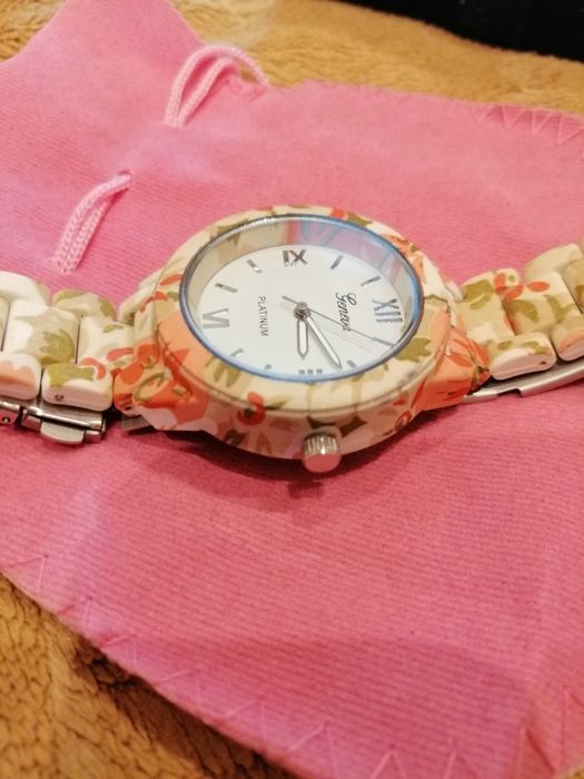 Дамски  часовник