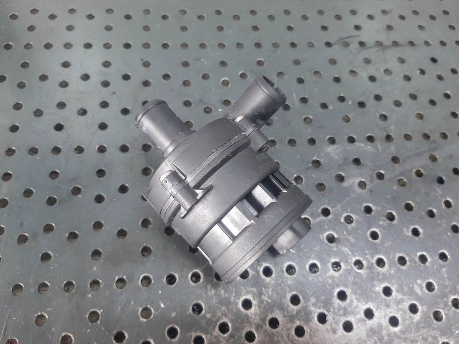 pompa recirculare apa 2.0 cdi mercedes glc c253 coupe   e-class w213  a2118350364