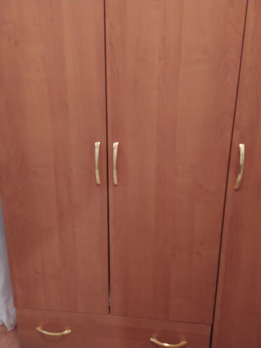 Продам шкаф для одежды