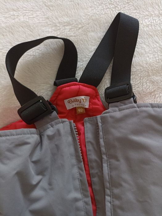 Продам детский весенний комбинезон.