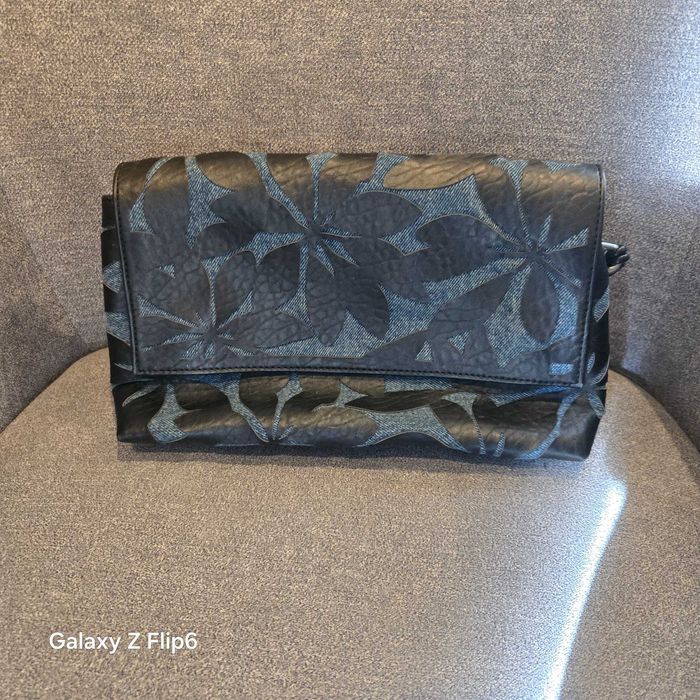 Дамска чанта ,изключително мека кожа,слагана 2 пъти,