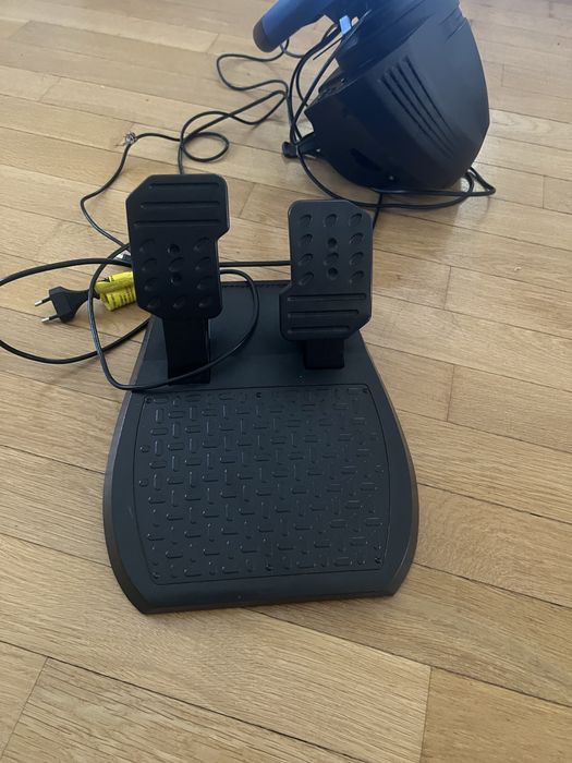 Volan Thrustmaster T150