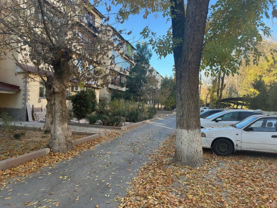 Срочно 4/2/4 продается  квартира массив феруза