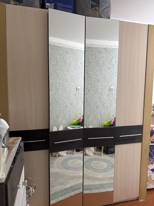 Срочно продаю шифоньер