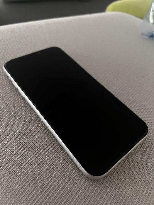 iphone xr  белый 64 гб