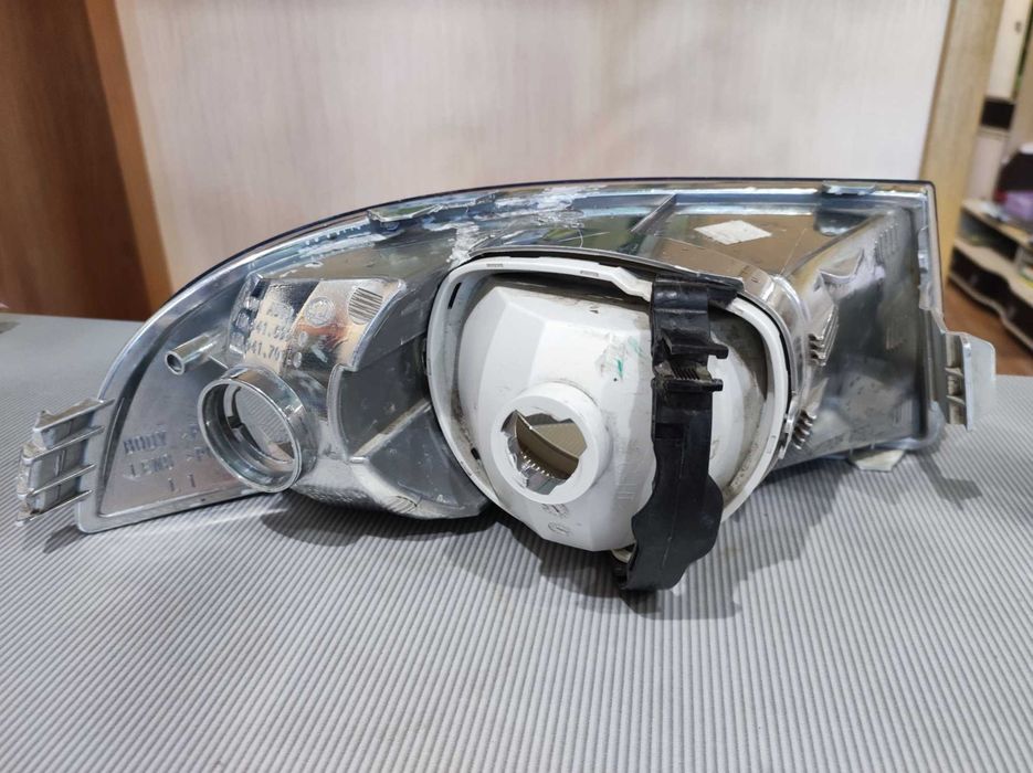 Фара противотуманная левая для Skoda Octavia A5