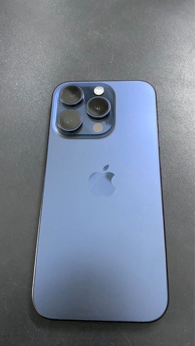Iphone 15 Pro синий рассцветки