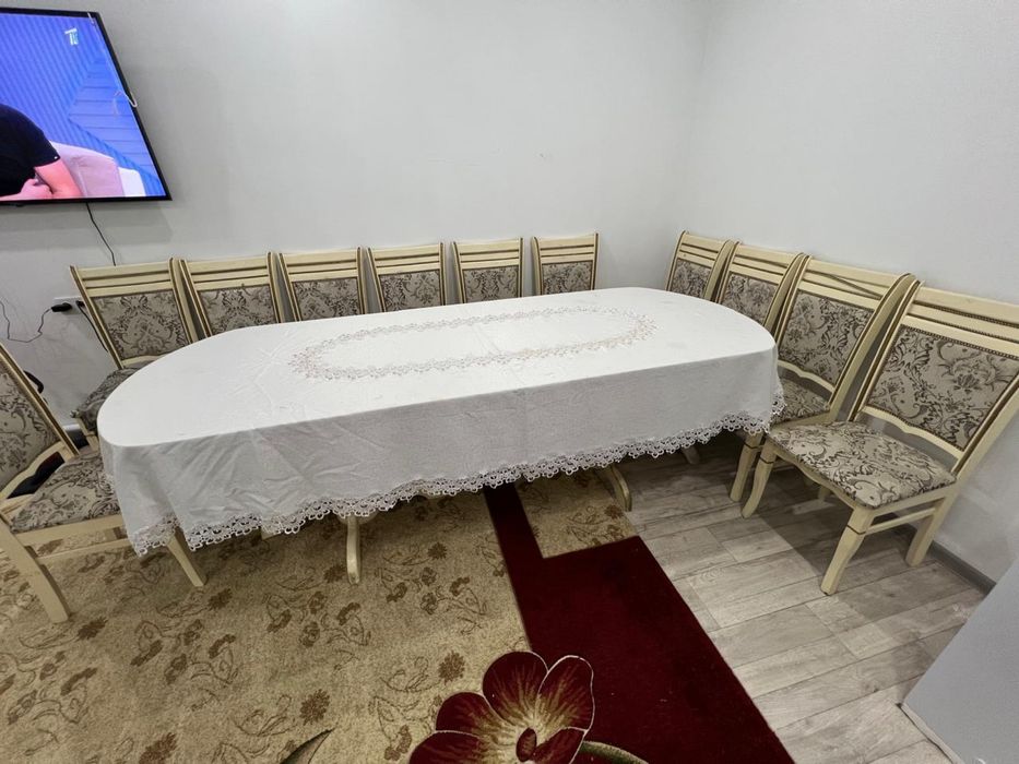Продам стол и стулья