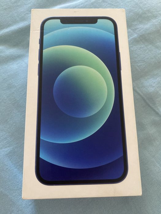 Продам Iphone 12