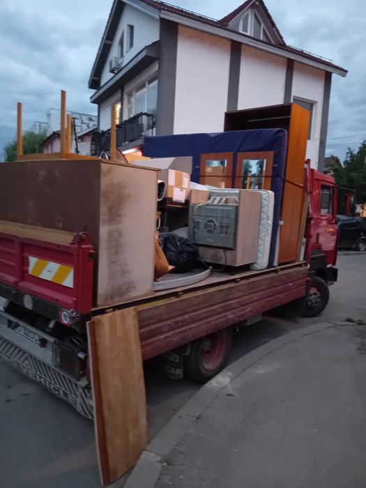 Evacuez si debaraseze moluz