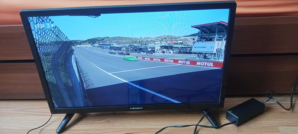 Телевизор 24 in на 12v с вграден цифров тунер