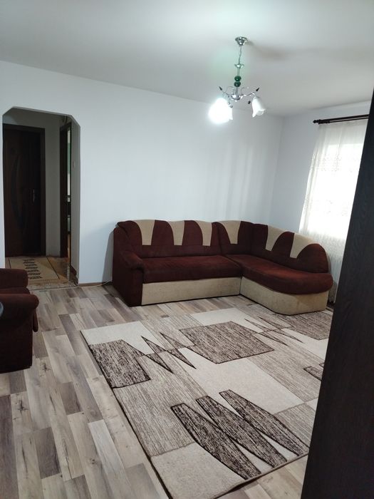 Închiriez apartament 2 camere