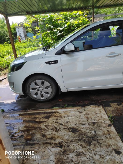 Автомобиль КИА РИО 2014 года