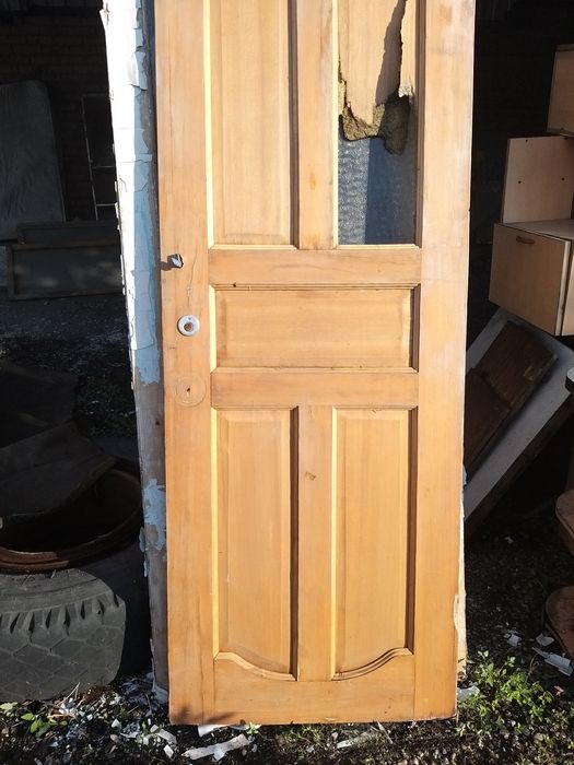 Продам двери б/у