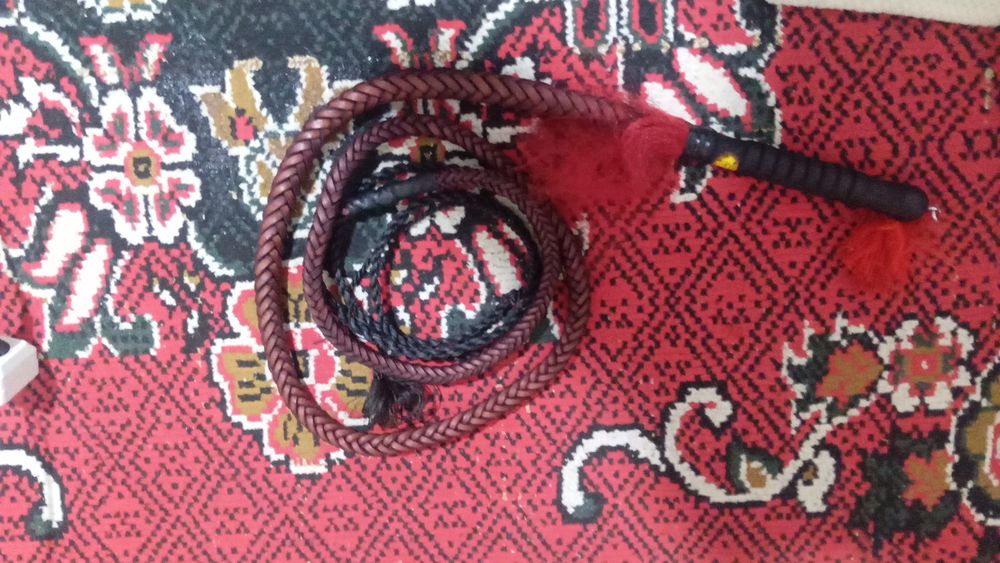 Qamchi sgr terisdan sahna rekviziti