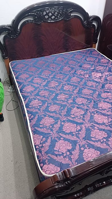 Продам кровать двухместную