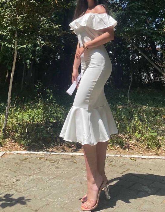 Vand rochii de seara de diferite culori