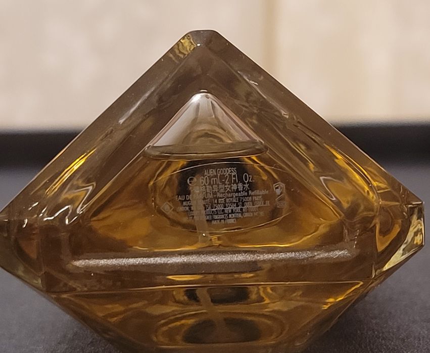 Apa de parfum Alien Goddess de la Mugler 60, nou cu eticheta