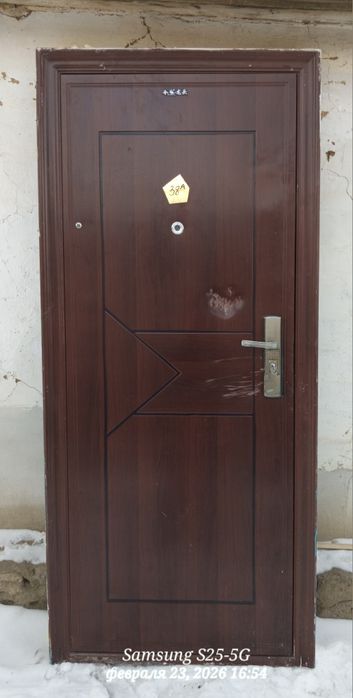 Продам металлическую дверь.