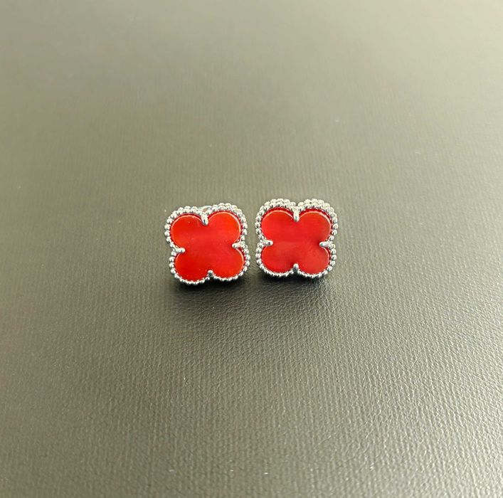 Сребърни обеци с циркониеви камъни Van Cleef & Arpels VCA