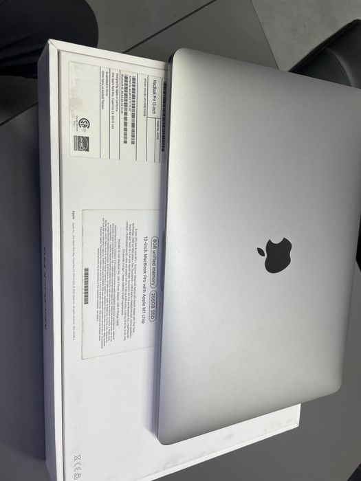MacBook Pro M1 13-inch 8/256GB
