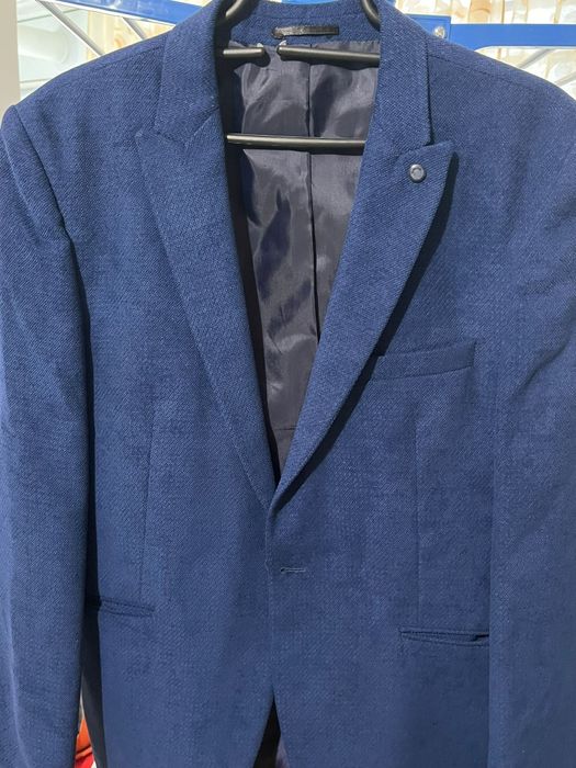 Vând Sacouri bărbătești