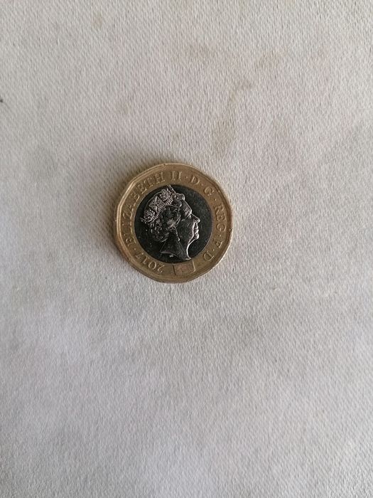 Moneda one pound