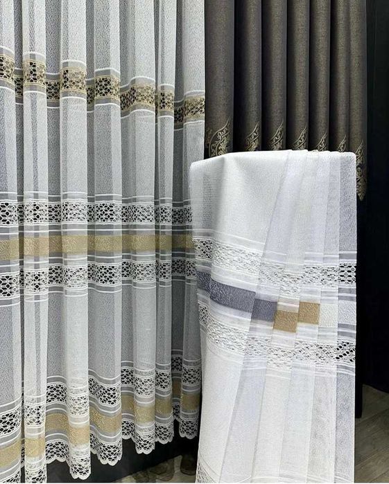 Тънки пердета с декоративни ленти и фина дантела
