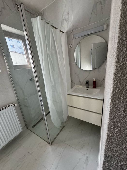 Proprietar ofer spre inchiriere apartament 2 camere bloc nou