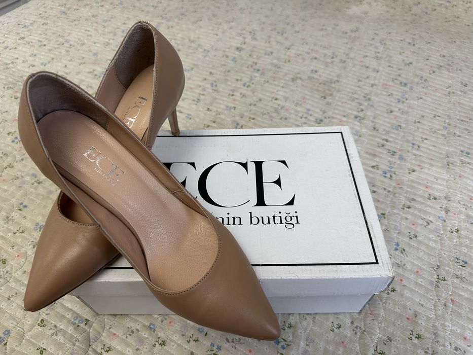 Туфли лодочки новые!!! 38 рр