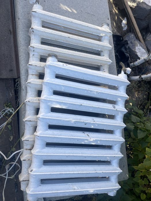 Продам чугунные батареи