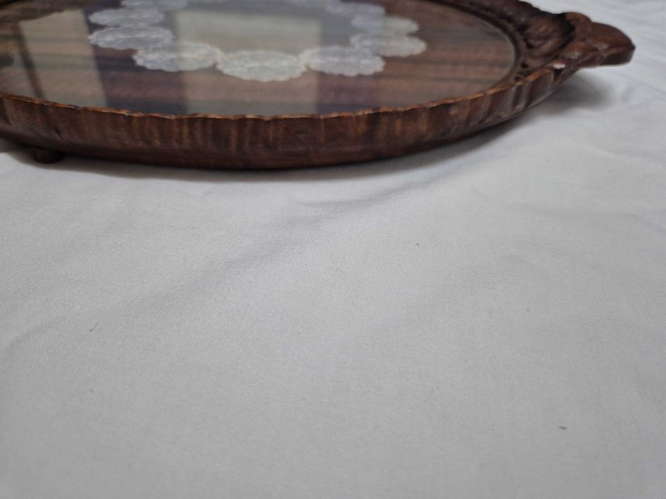 Стар Дърворезбован Поднос в чудесно състояние ф 42 см