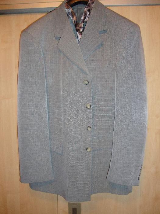 Мъжки сив костюм размер 52