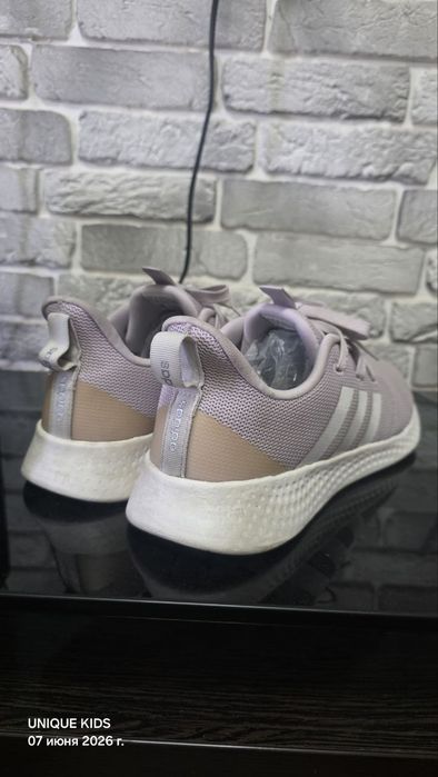 Оригинальные кроссы adidas